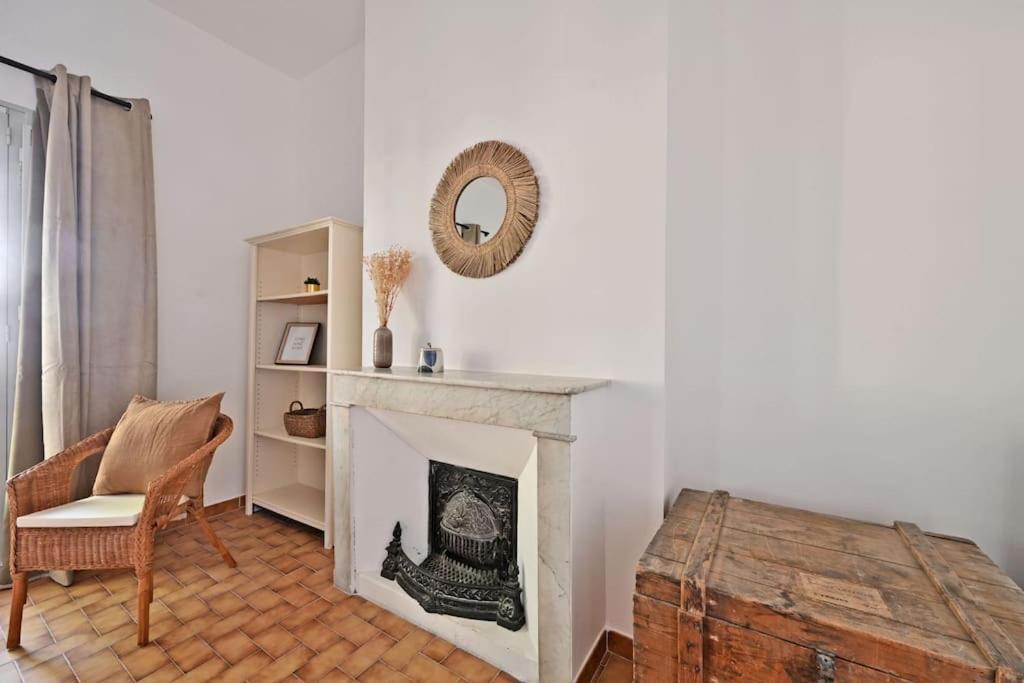 Au Coeur Des Platanes - Parking Gratuit Sous-Terrain - Clim - Balcon Apartment อาวีญง ภายนอก รูปภาพ