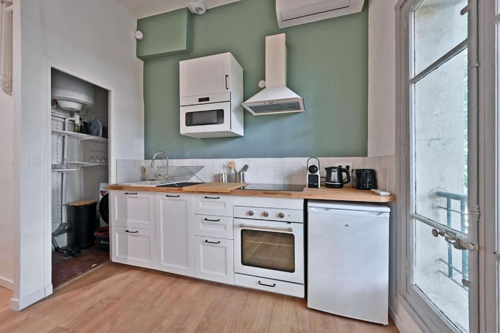 Au Coeur Des Platanes - Parking Gratuit Sous-Terrain - Clim - Balcon Apartment อาวีญง ภายนอก รูปภาพ