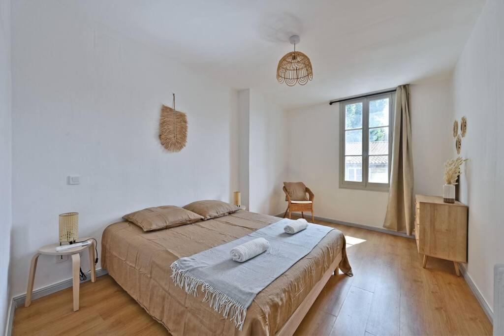 Au Coeur Des Platanes - Parking Gratuit Sous-Terrain - Clim - Balcon Apartment อาวีญง ภายนอก รูปภาพ