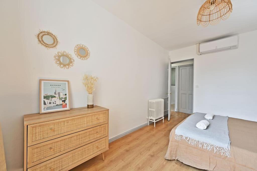 Au Coeur Des Platanes - Parking Gratuit Sous-Terrain - Clim - Balcon Apartment อาวีญง ภายนอก รูปภาพ