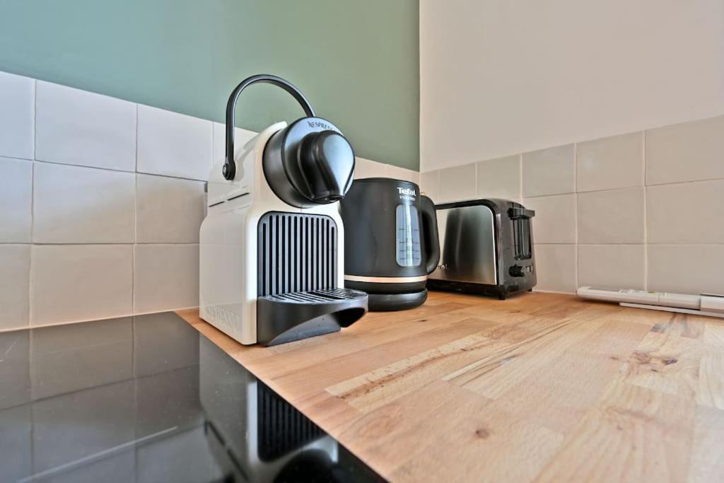 Au Coeur Des Platanes - Parking Gratuit Sous-Terrain - Clim - Balcon Apartment อาวีญง ภายนอก รูปภาพ