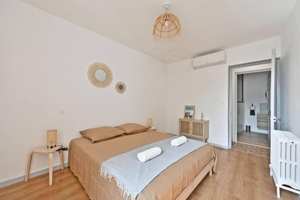 Au Coeur Des Platanes - Parking Gratuit Sous-Terrain - Clim - Balcon Apartment อาวีญง ภายนอก รูปภาพ
